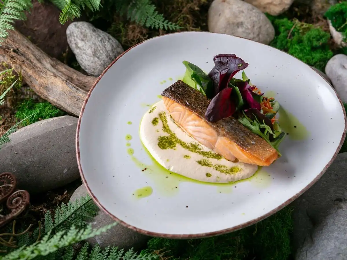 Стейк из лосося со спагетти из овощей (230 гр)