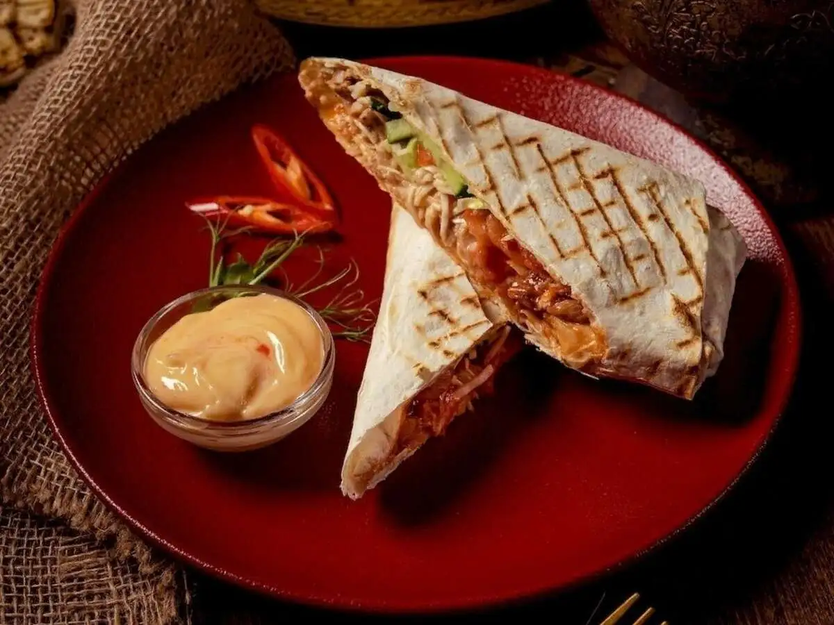 Шаурма с курицей (230/50 гр)