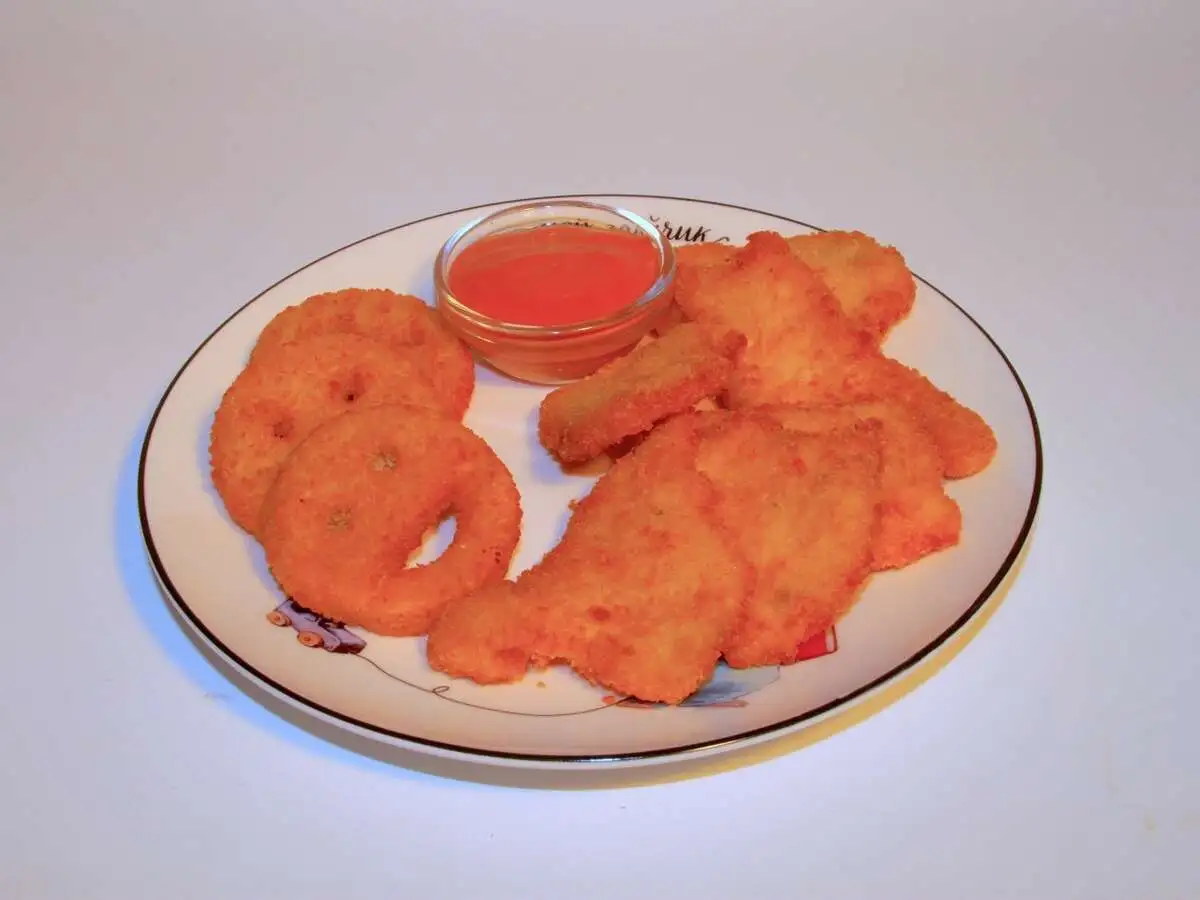 Куриные стрипсы с картофельными крокетами (100/50/40 гр)