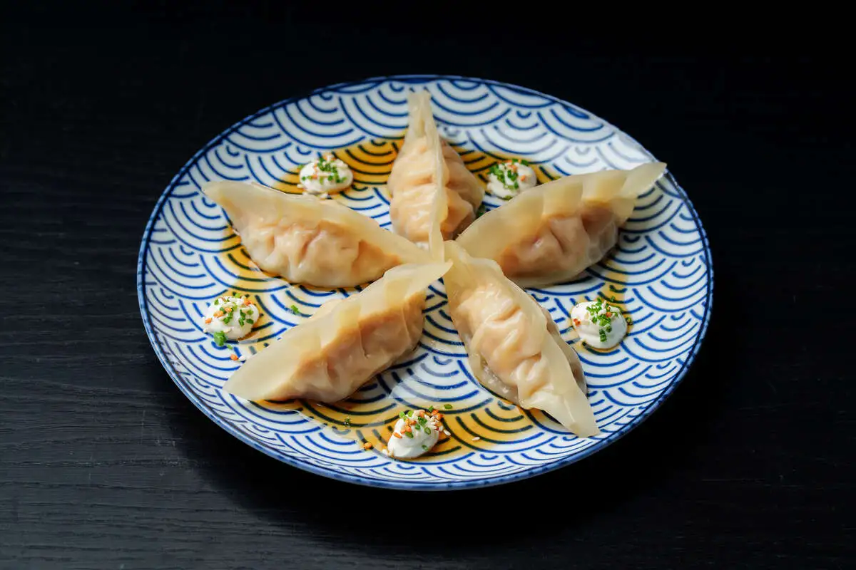 Дамплинги с крабом