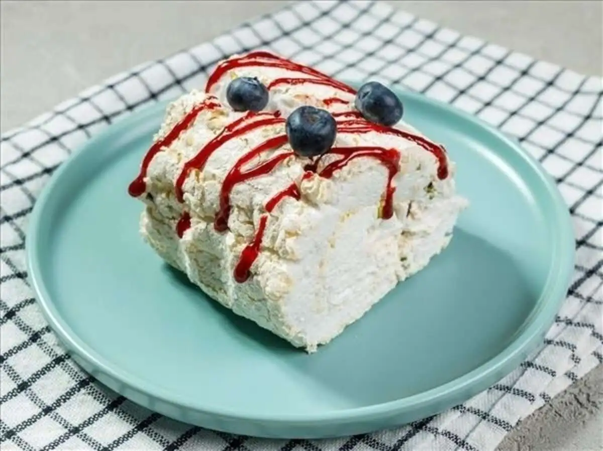 Меренговый рулет