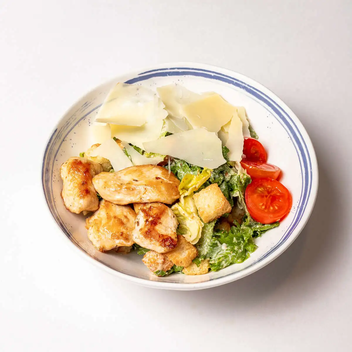 Цезарь с куриным филе