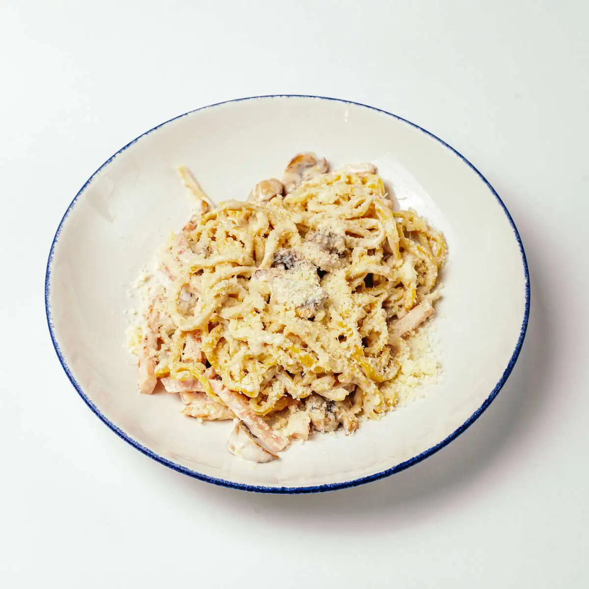 Тальятелле с ветчиной и грибами