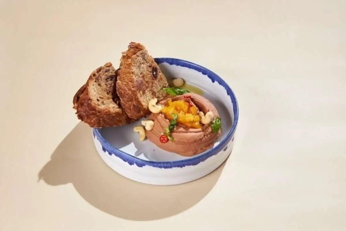 Паштет из цыпленка с конфи из кураги 