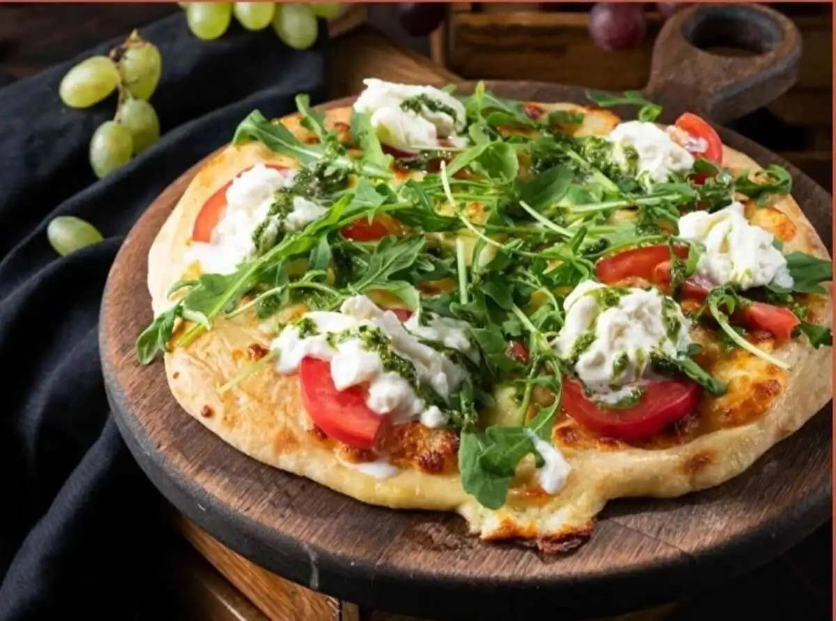 Хачапури с сыром Страчателла