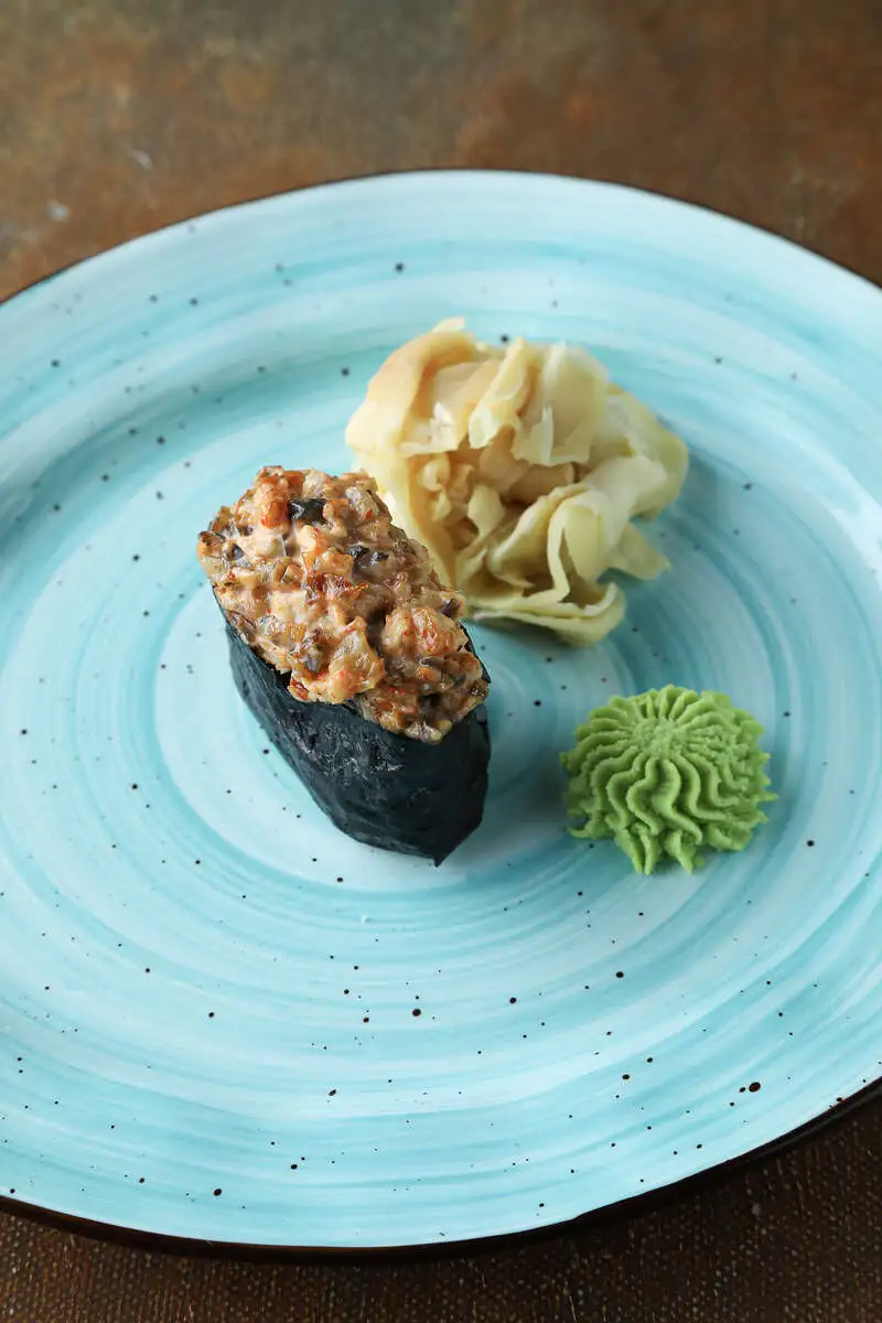 Суши с угрем острые