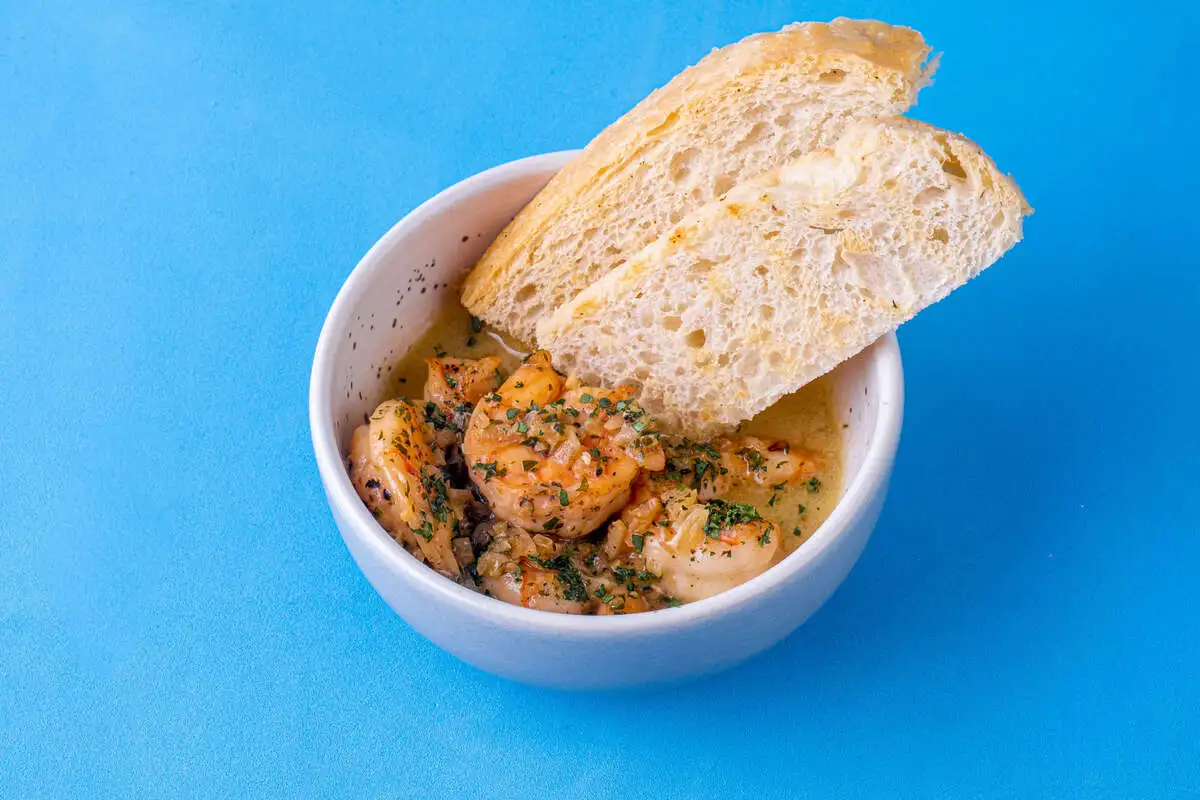 Креветки в винном соусе