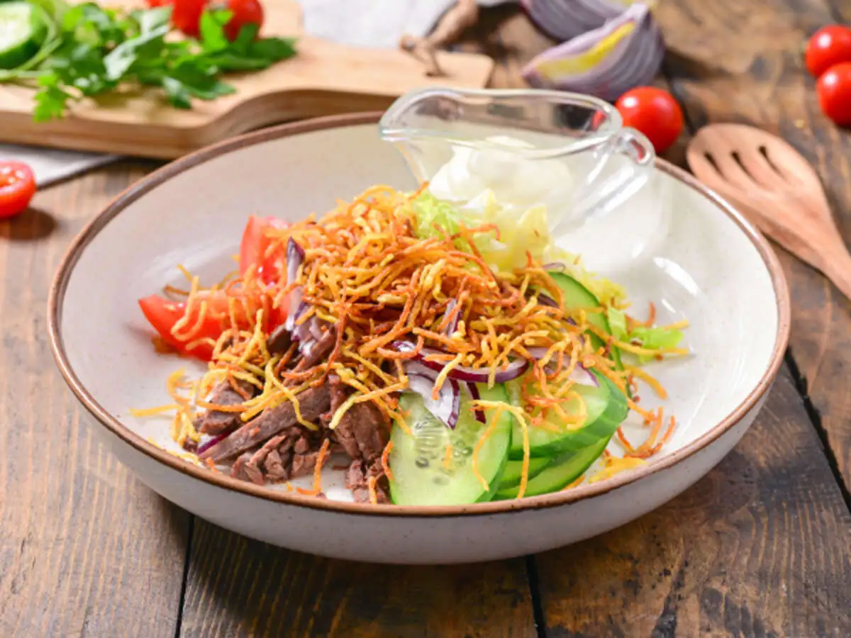 Салат с говядиной и картофелем пай