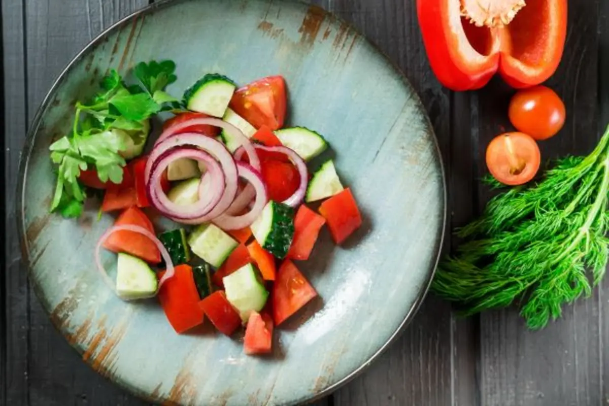 Овощной салат с маслом *