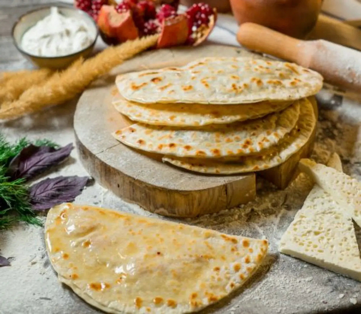 Кутаб с сыром и зеленью*