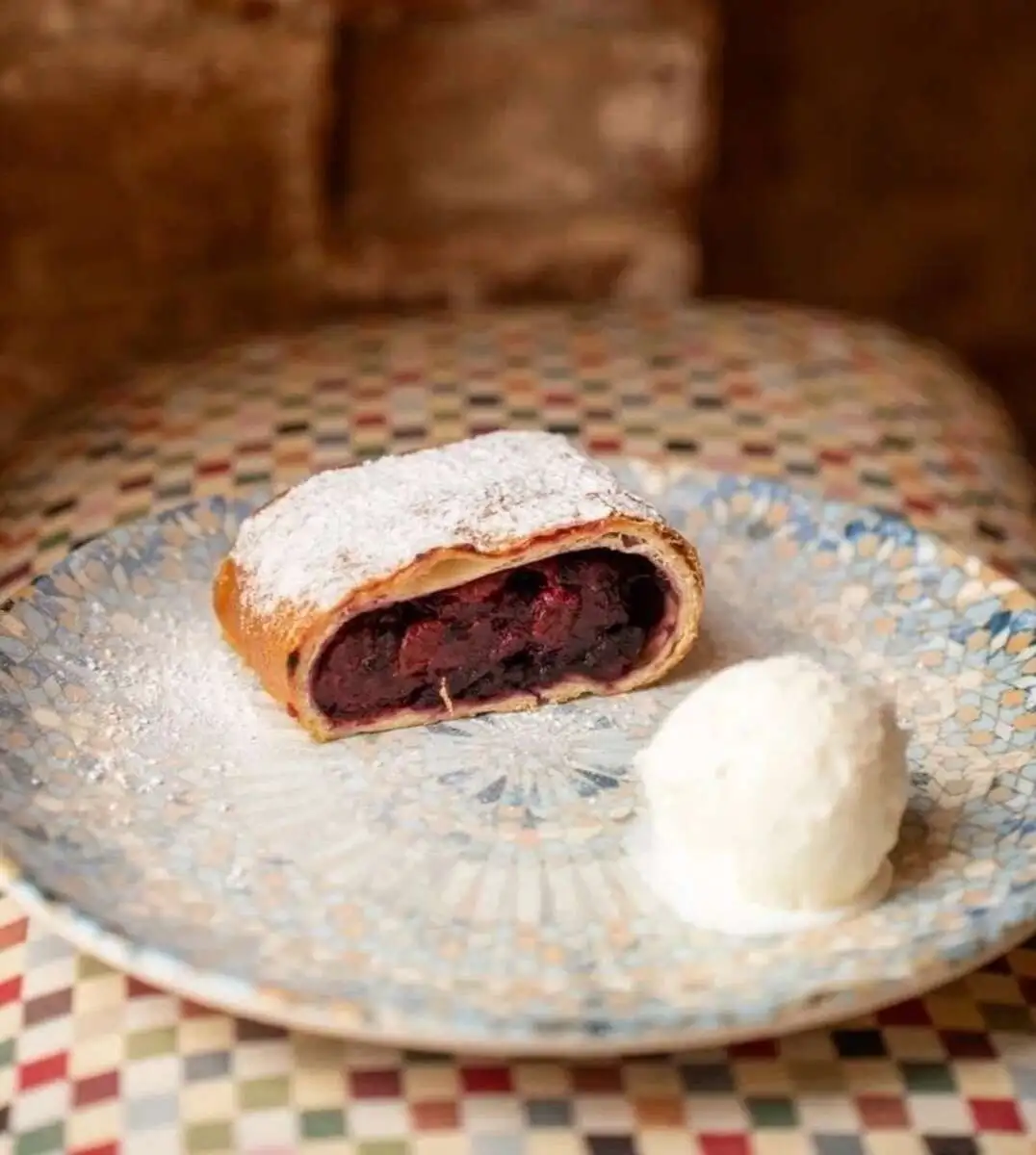 Штрудель ягодный*