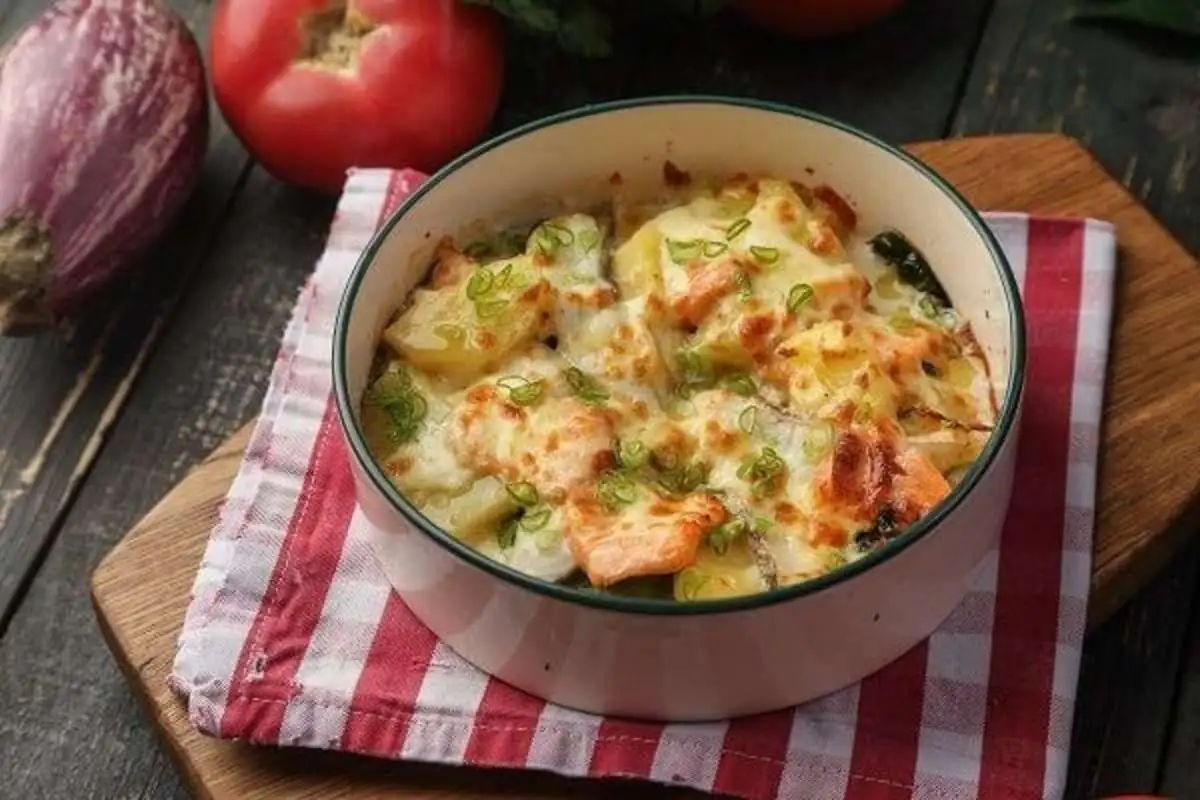 Лосось и судак с картофелем на кецы