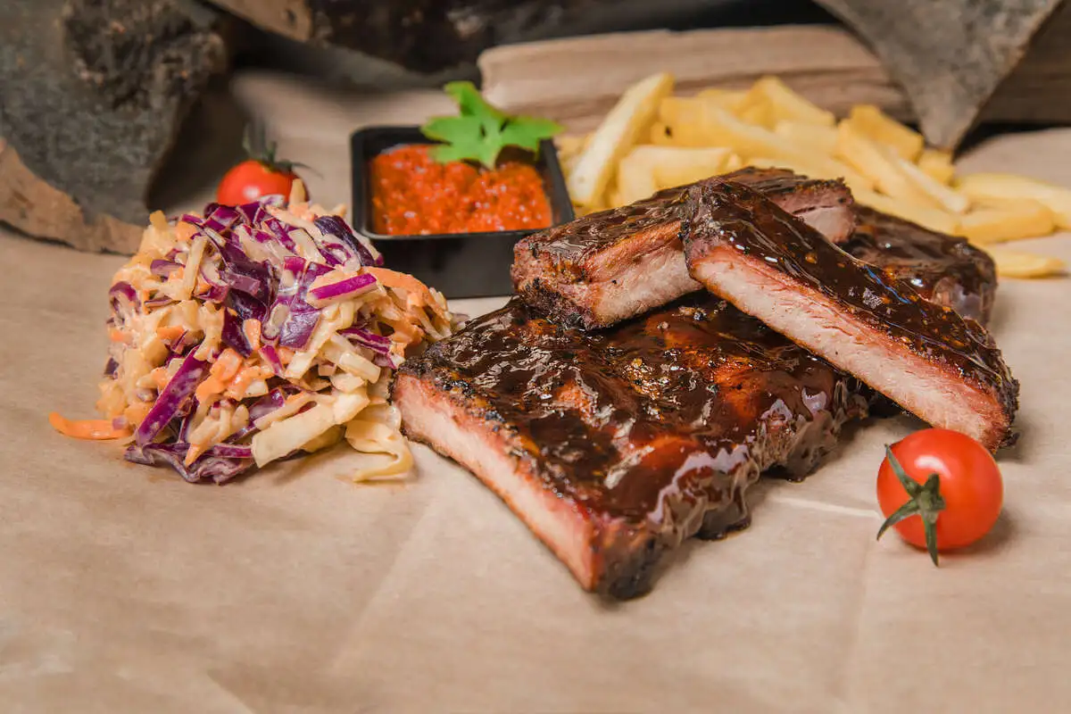 Ребра BBQ+салат+карт фри+соус