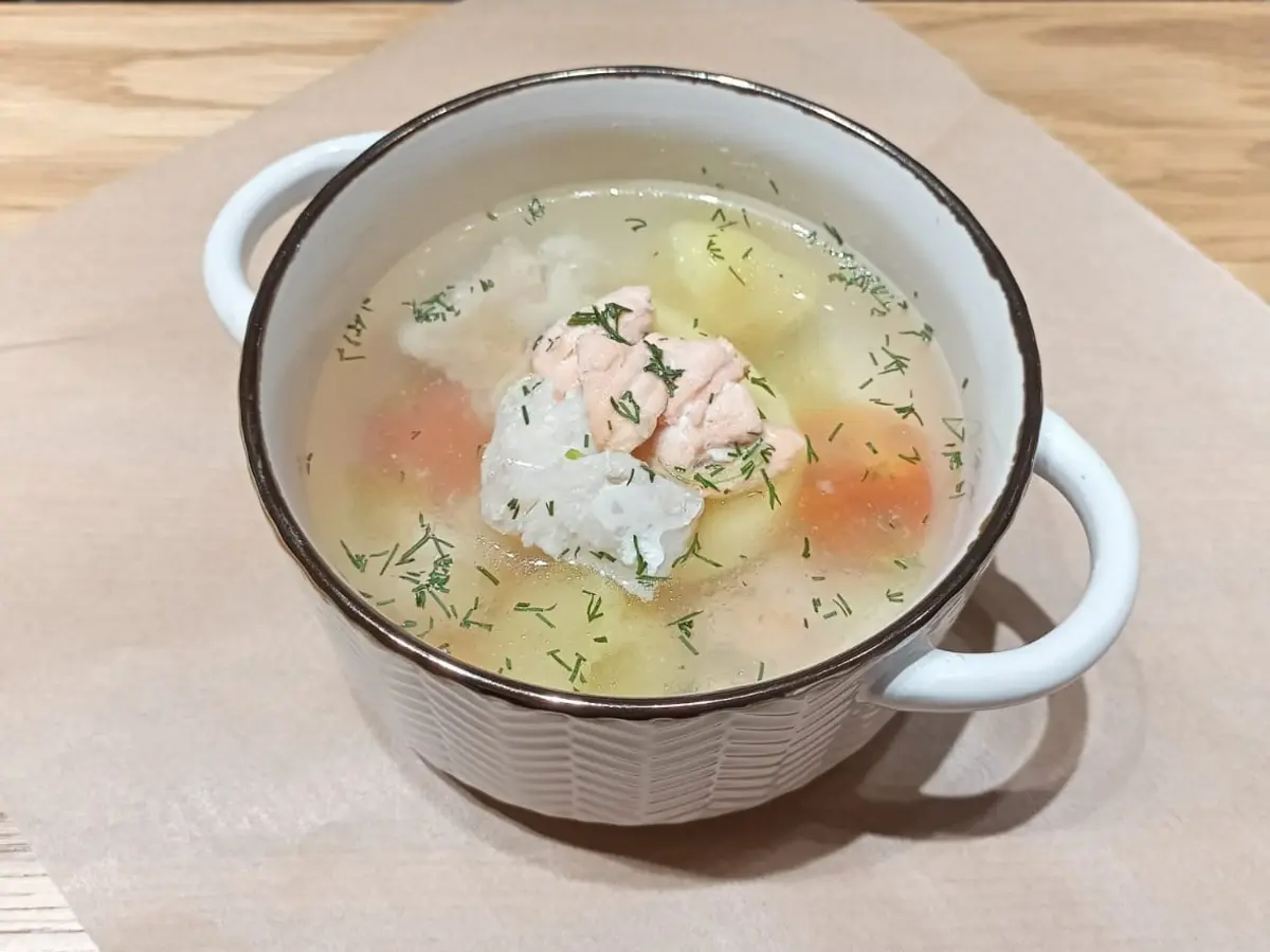 Уха с семгой