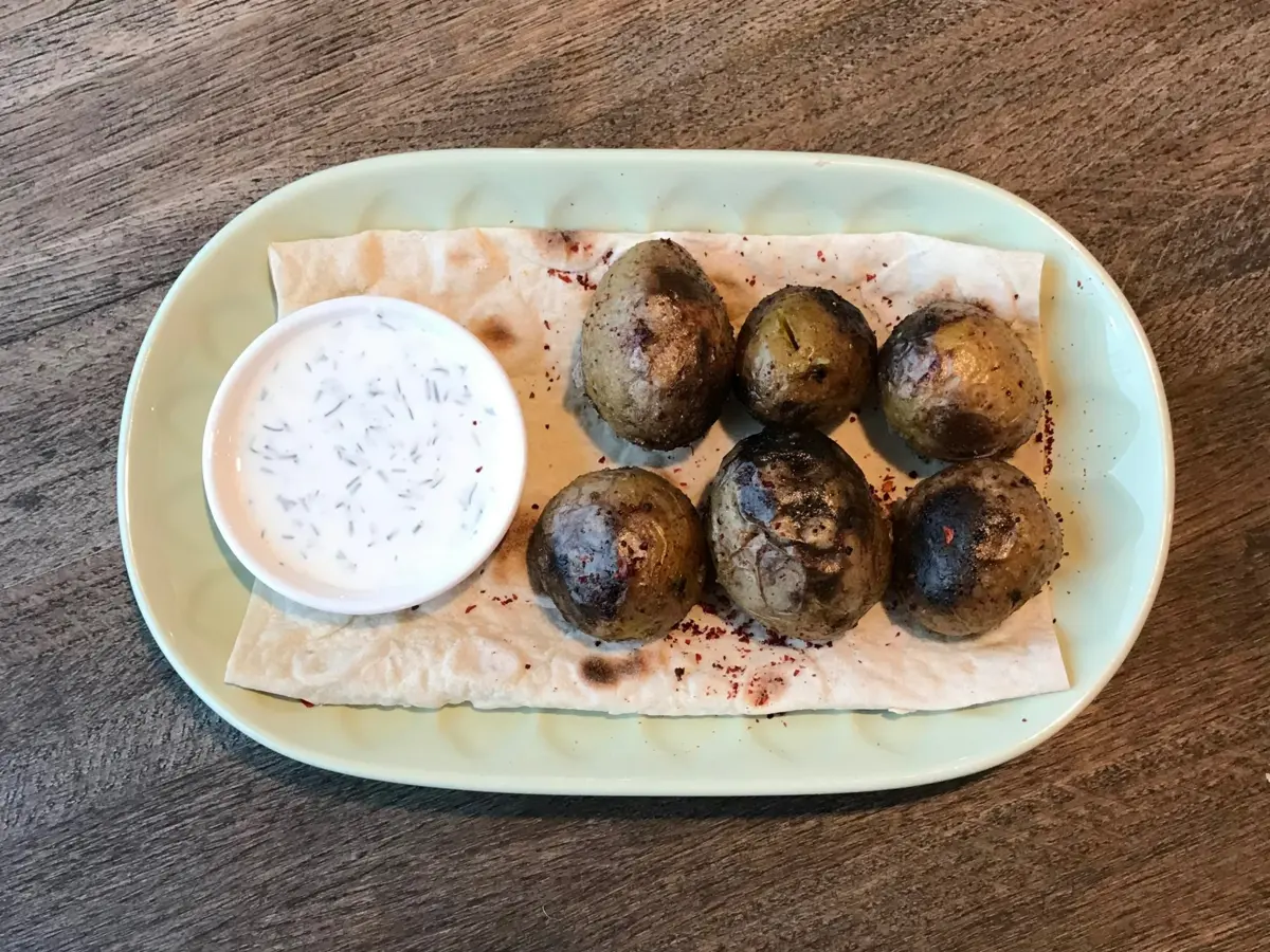 Молодой картофель на мангале+чесночный