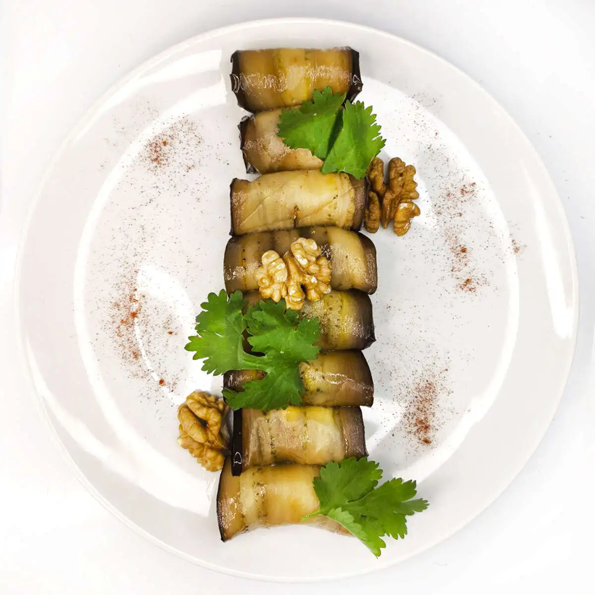 Баклажаны с творожным сыром и грецкими орехами