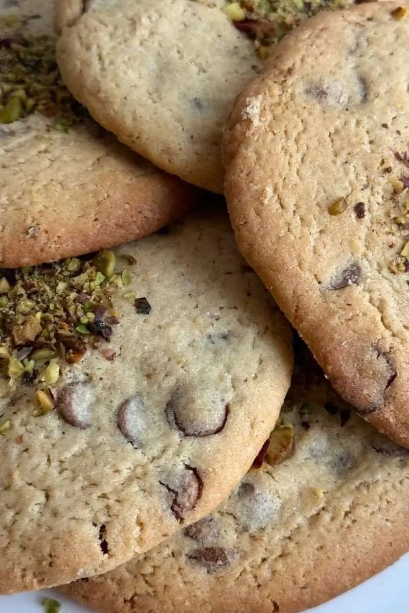 Печенье с шоколадом и фисташкой