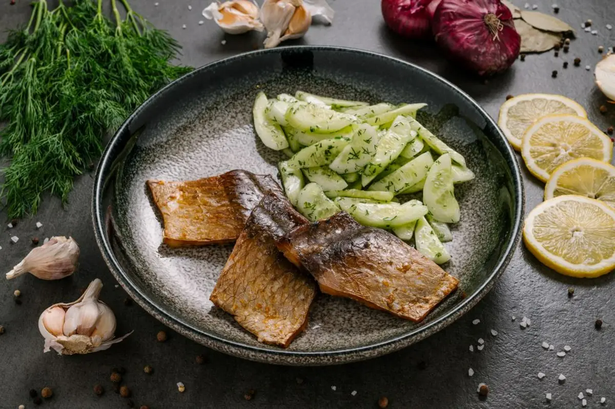 РЕБРА САЗАНА ИЗ КОПТИЛЬНИ