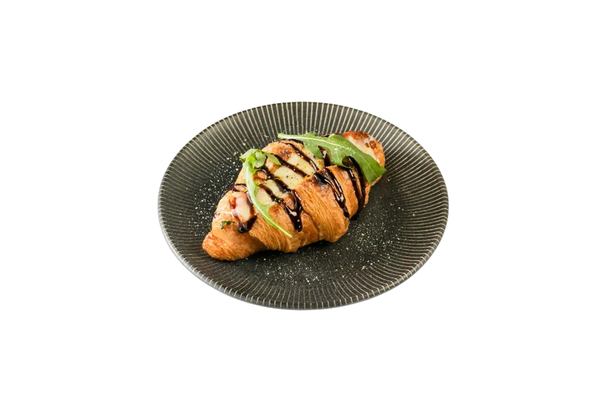 Круассан с криспи курицей и сыром