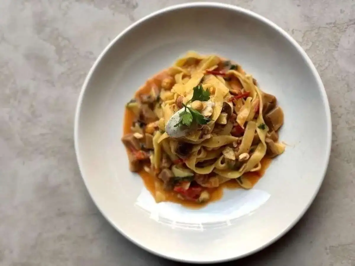 Паста с белыми грибами и трюфелем 