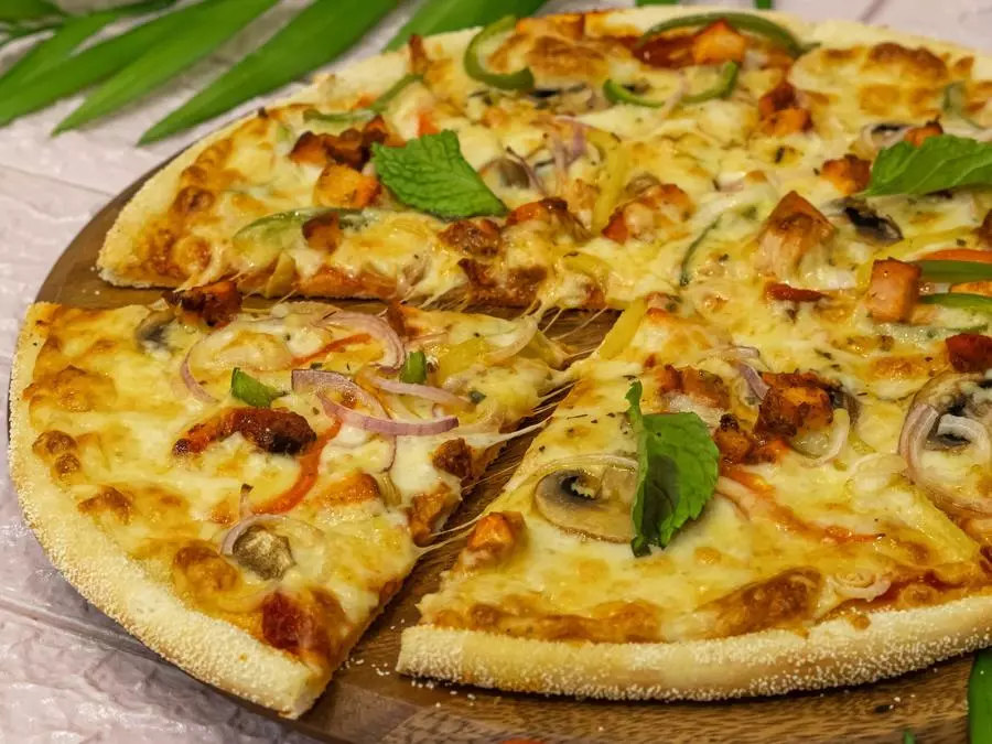 CHICKEN TIKKA PIZZA