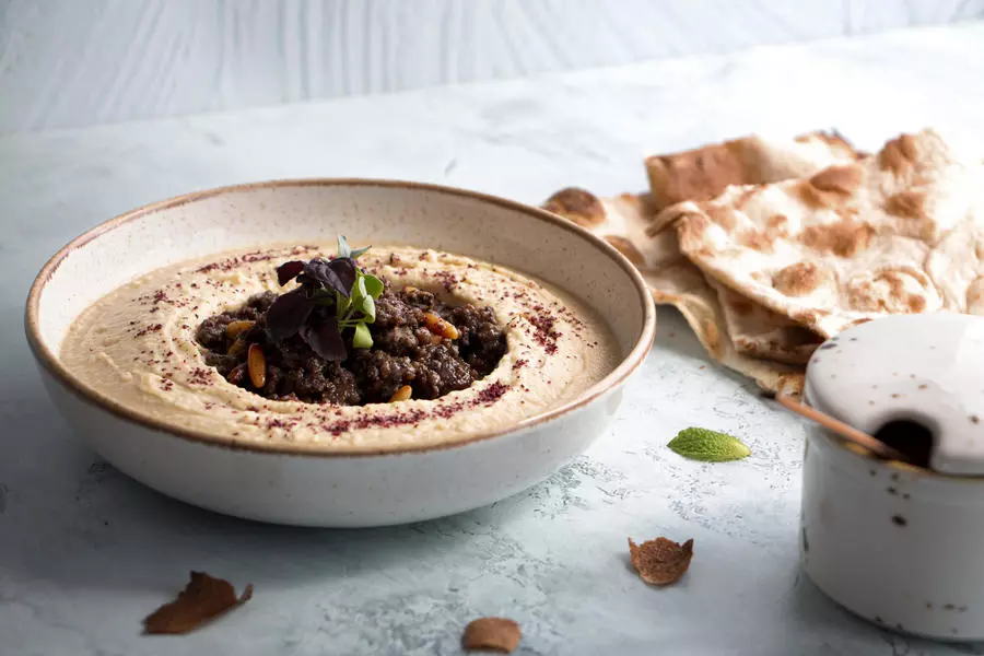 HUMMUS WITH MEAT 