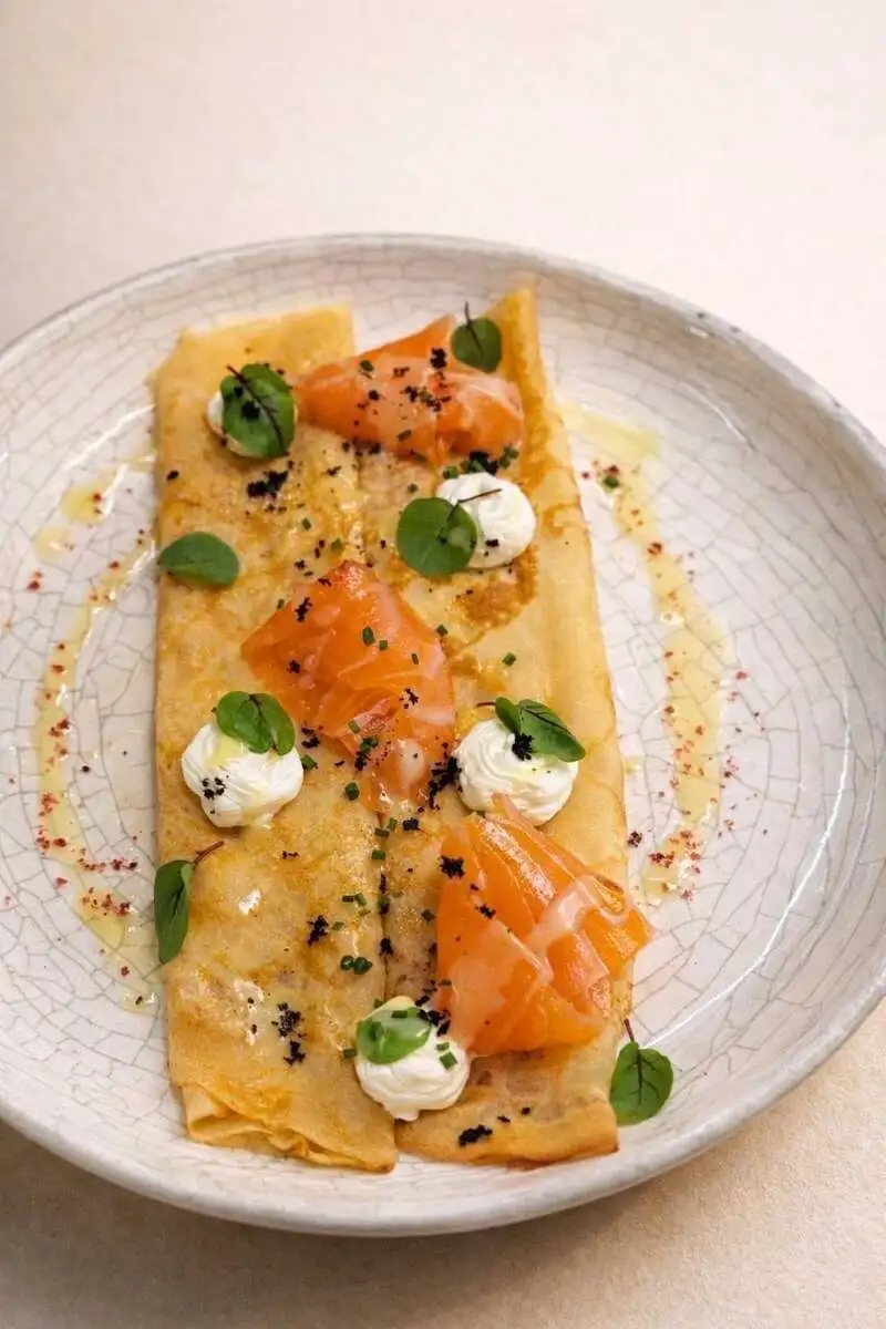 Блины с лососем и креметта