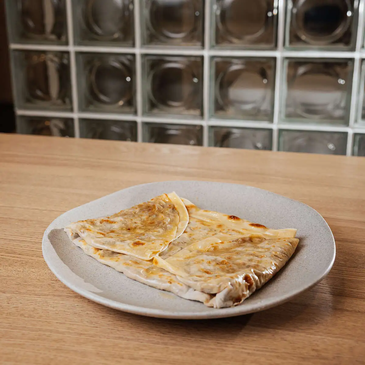 Гёзлеме с мясным фаршем и икрой из печёных овощей