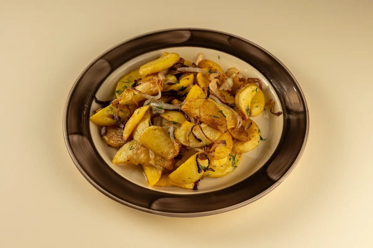 Картофель жареный с грибами