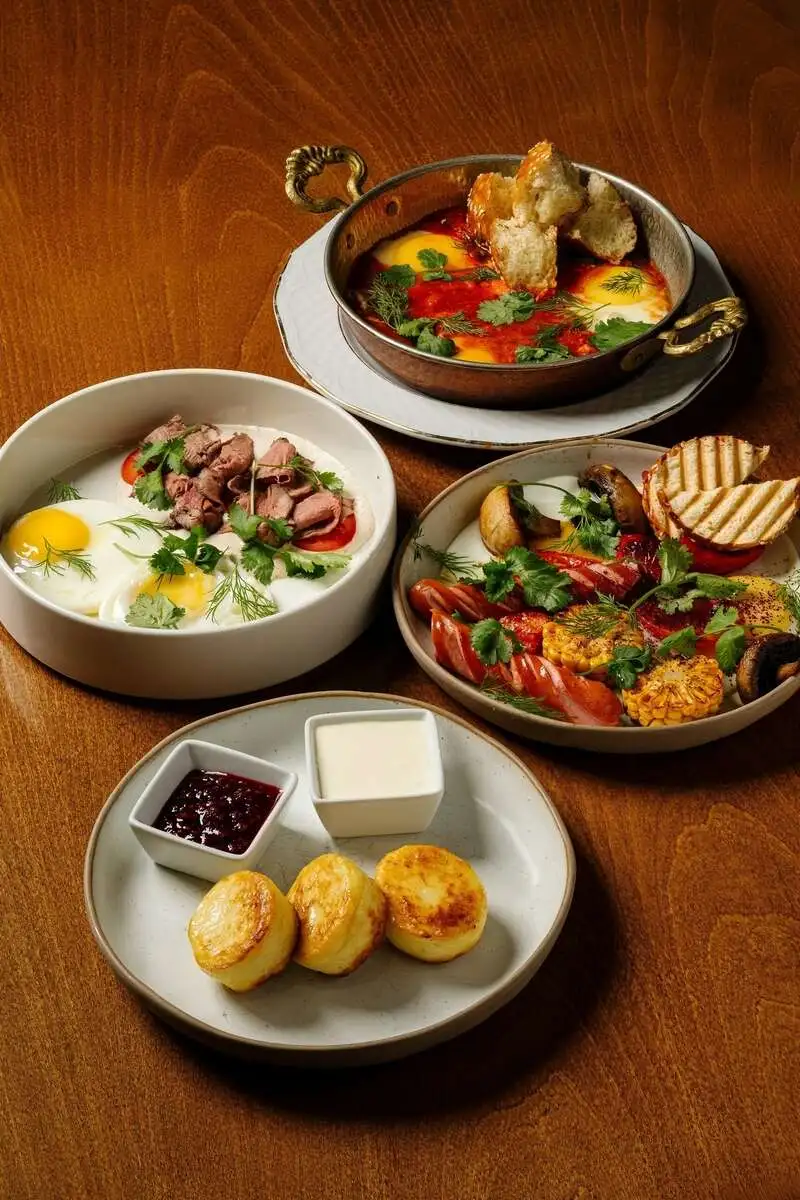  Драники с говядиной и яйцом пашот