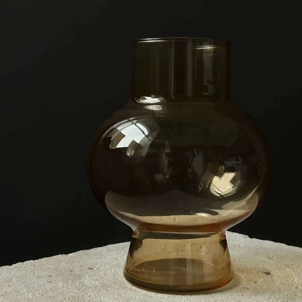 Ваза прозрачная бежевая