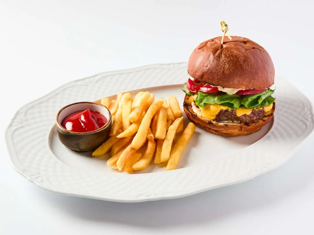 Чизбургер Grande Osteria с картофелем фри
