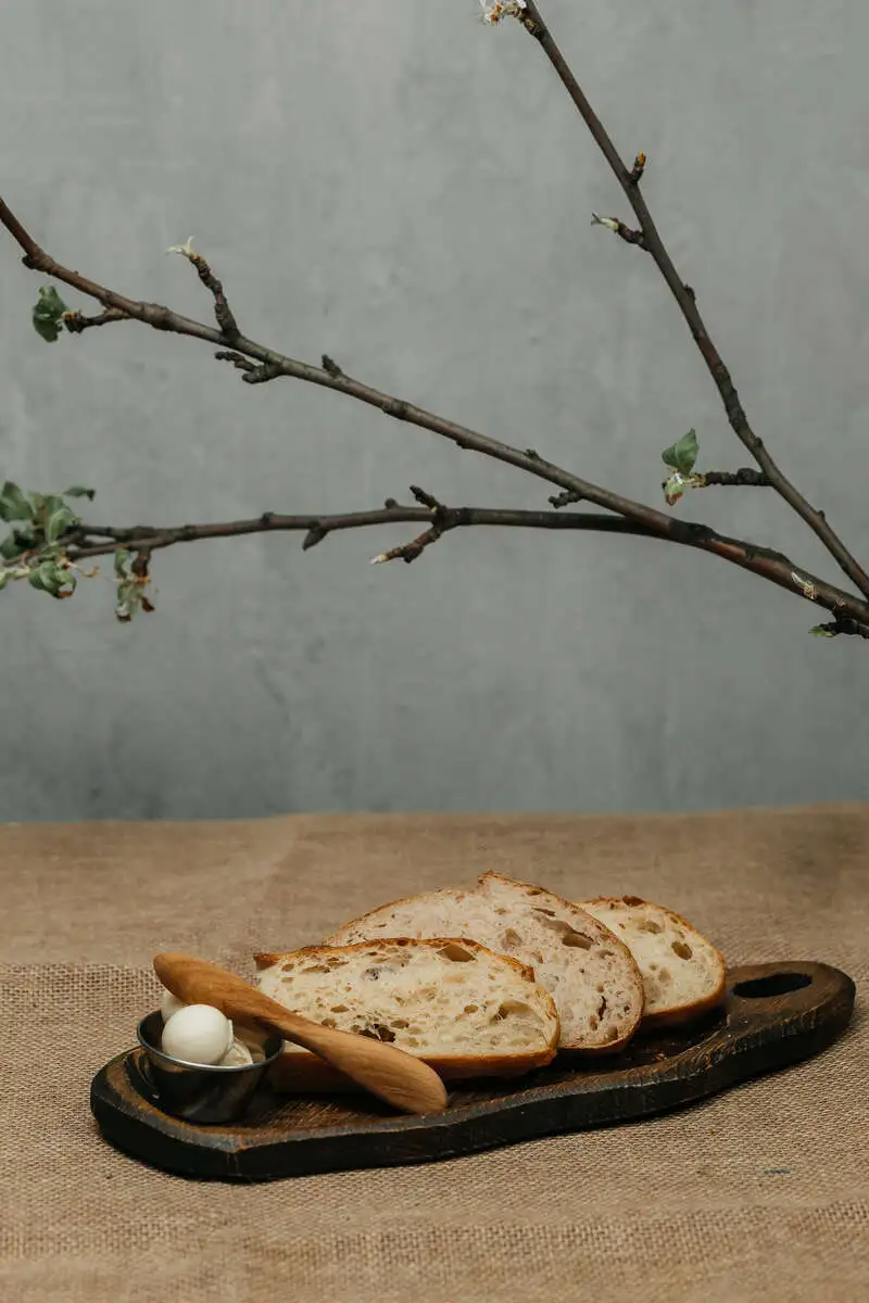 2 вида хлеба с маслом