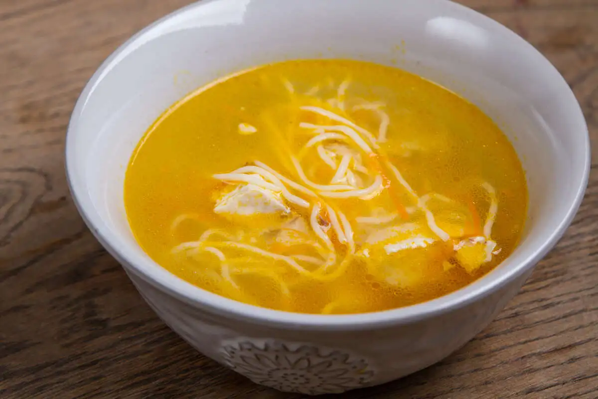 Куриный суп с лапшой