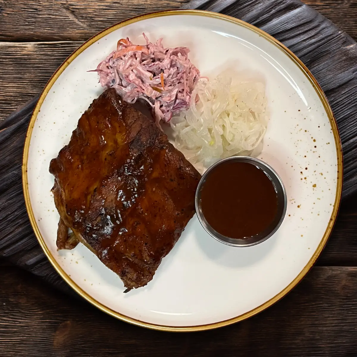 Ребрышки свиные с соусом барбекю  