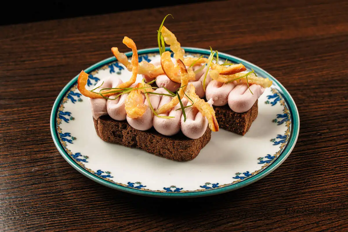 Бутерброд с муссом из докторской колбасы