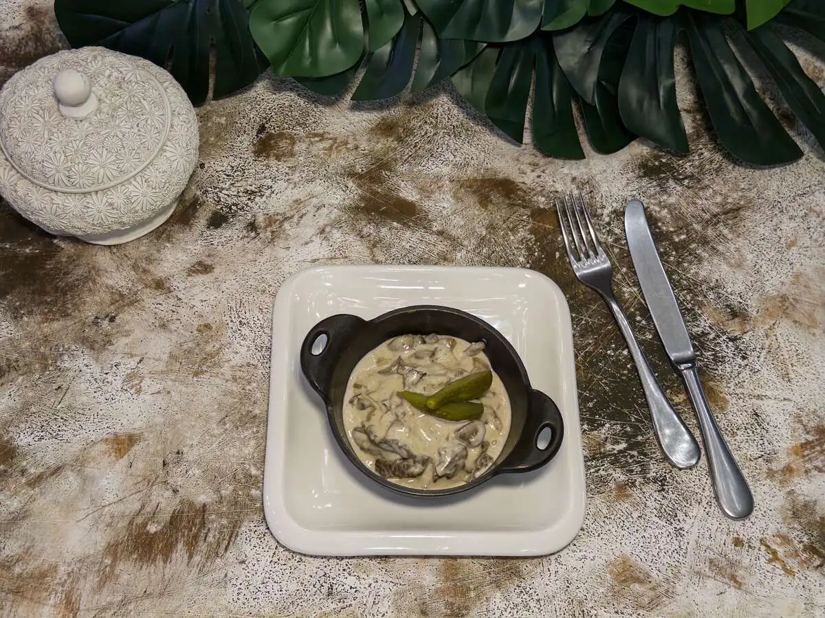  Бефстроганов с шампиньонами