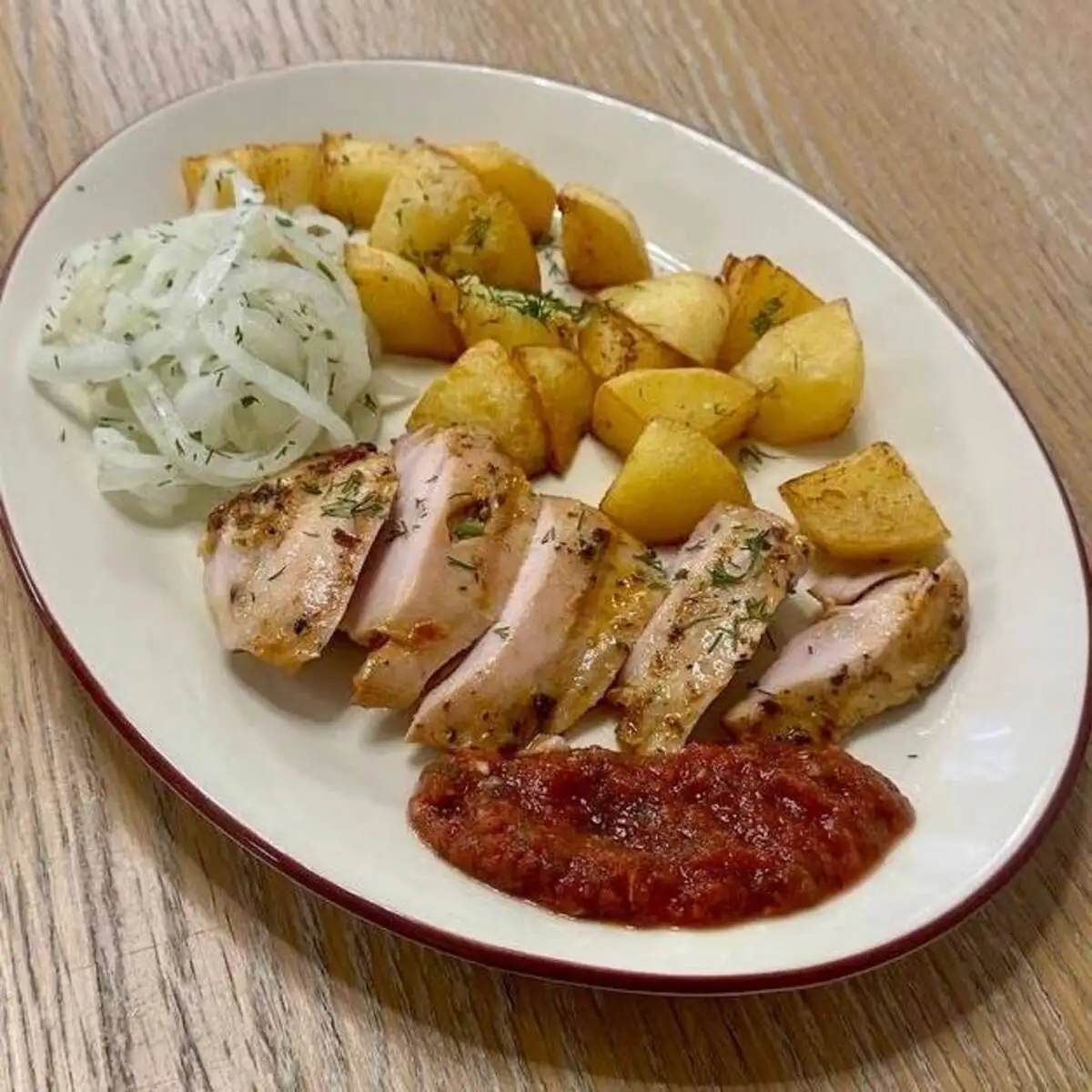 Шашлычок куриный с обжаренным картофелем