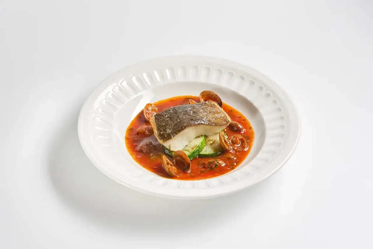 Черная треска с соусом Гуацетто с цукини