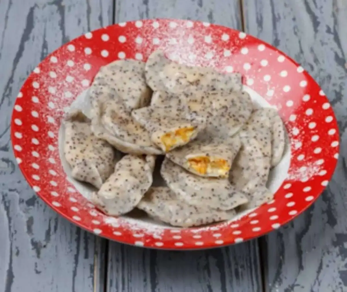 Вареники маковые с творогом и курагой