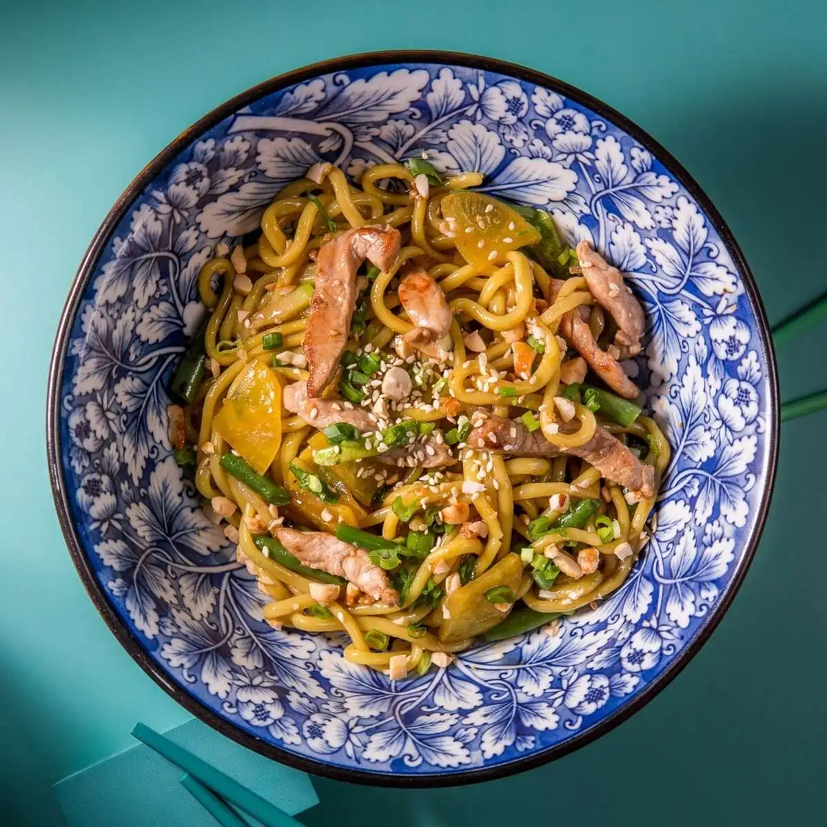 РАМЕН СО СВИНИНОЙ В СОУСЕ ТЕРИЯКИ