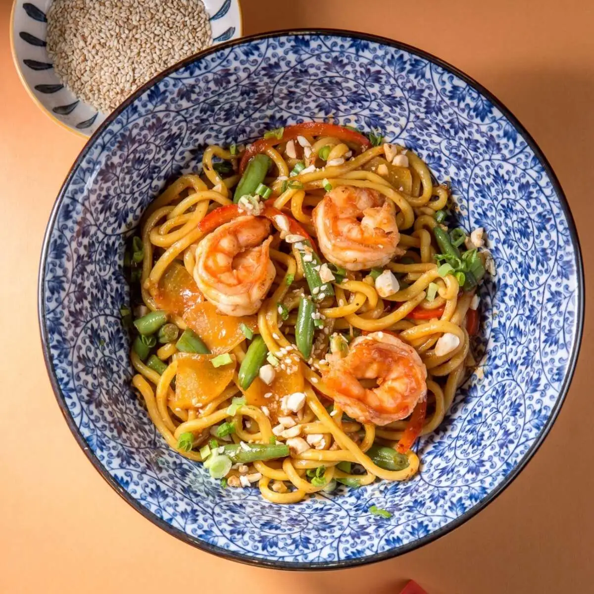 РАМЕН С КРЕВЕТКАМИ В УСТРИЧНОМ ТОМ ЯМ