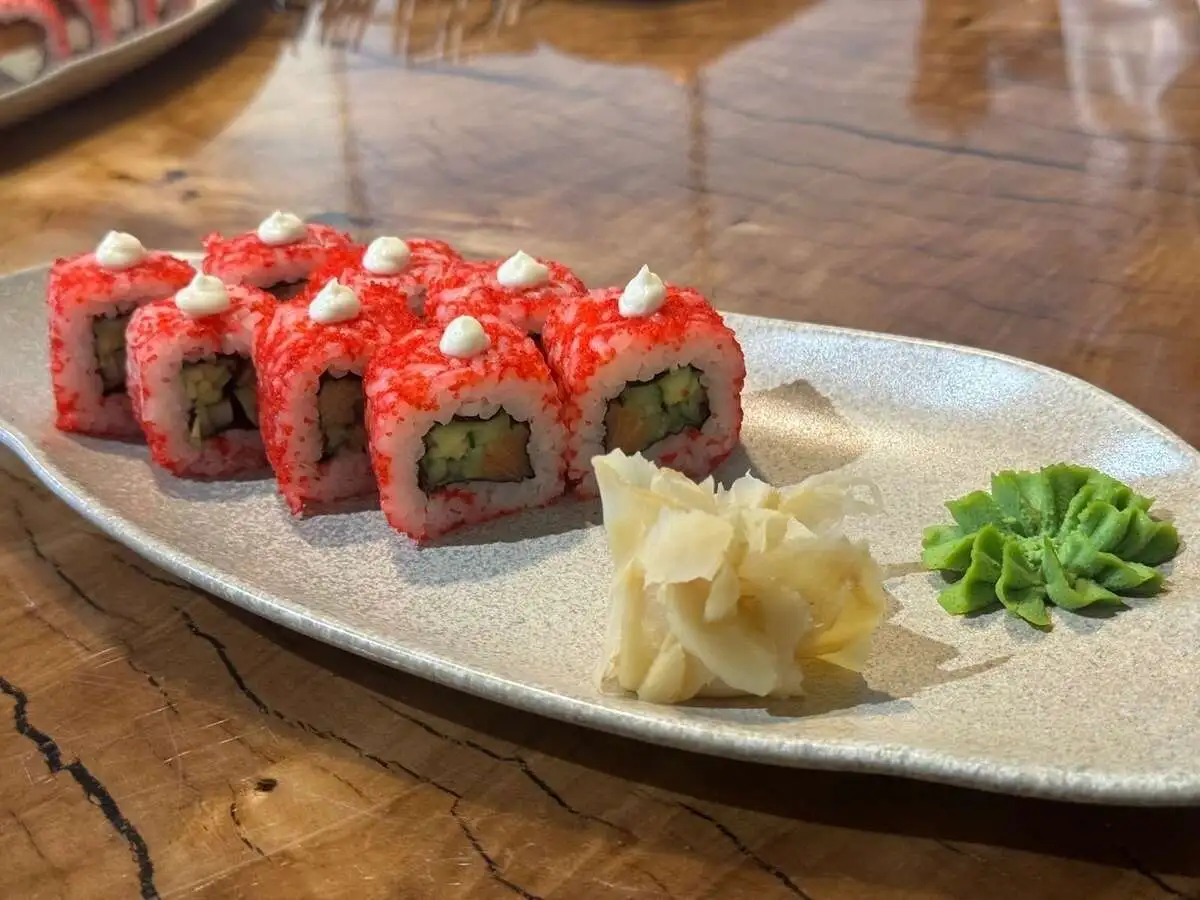 Калифорния с лососем 240гр.