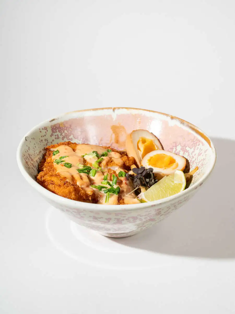 Удон с хрустящей свининой