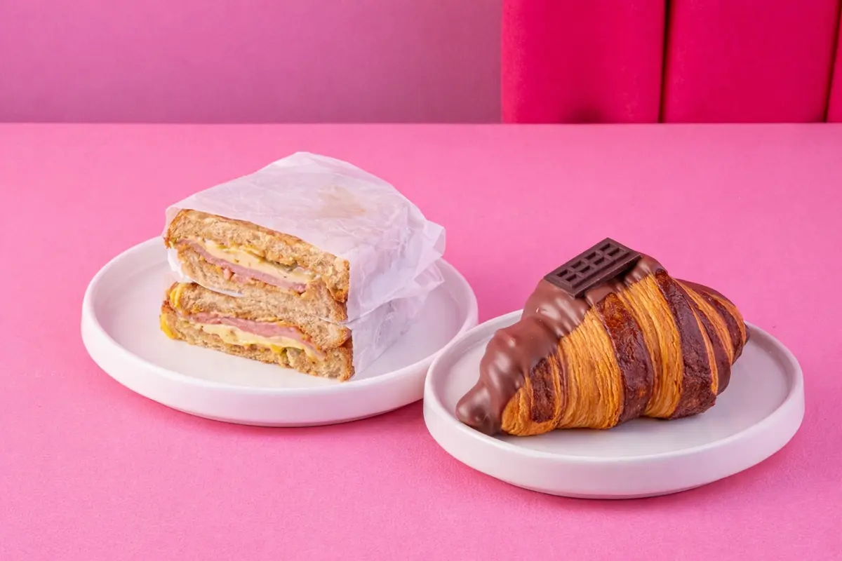 Сэндвич с окороком+круассан шоколадный