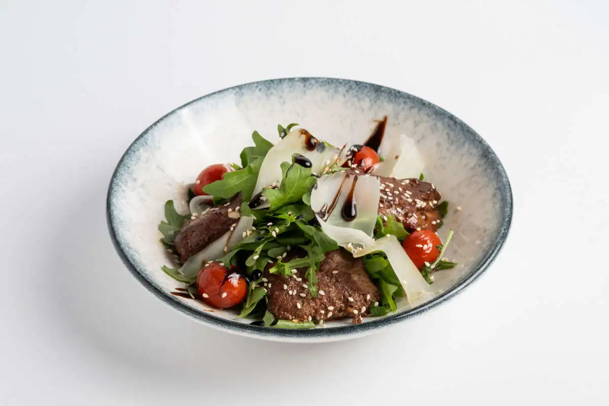 Жареная телятина с кунжутом