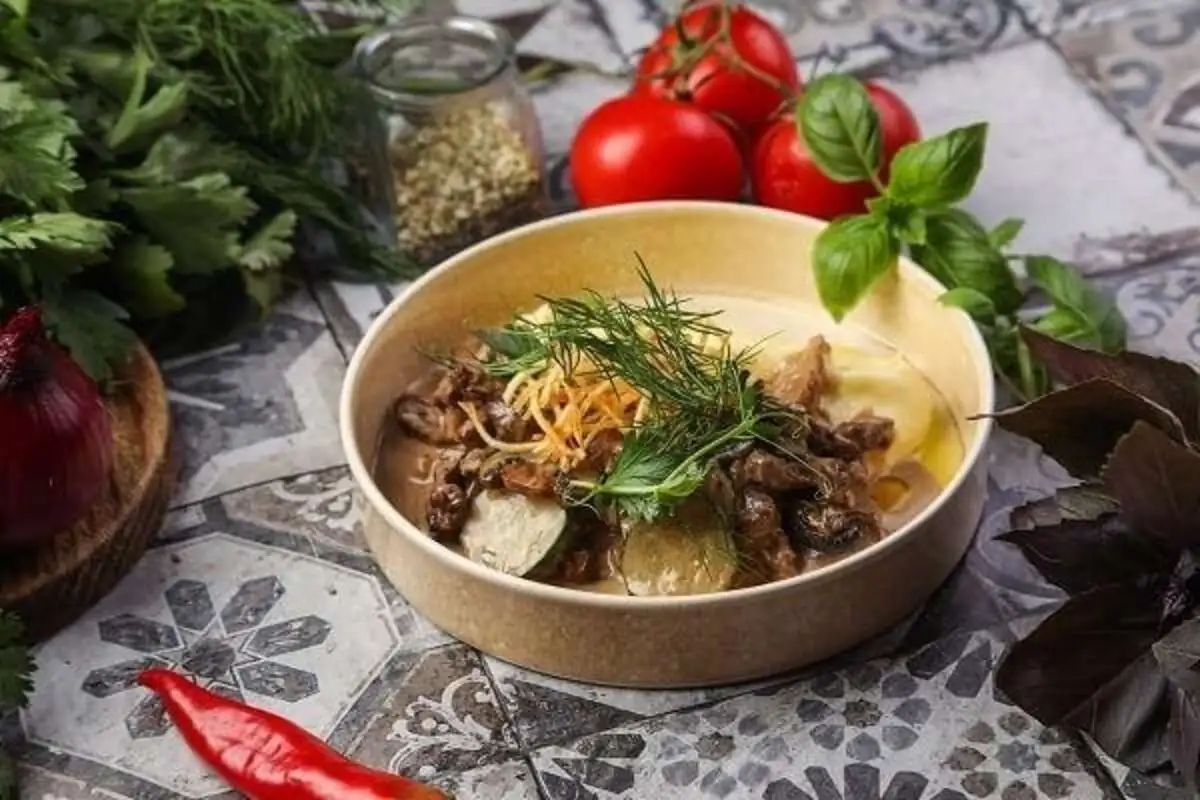 Бефстроганов с картофельным пюре