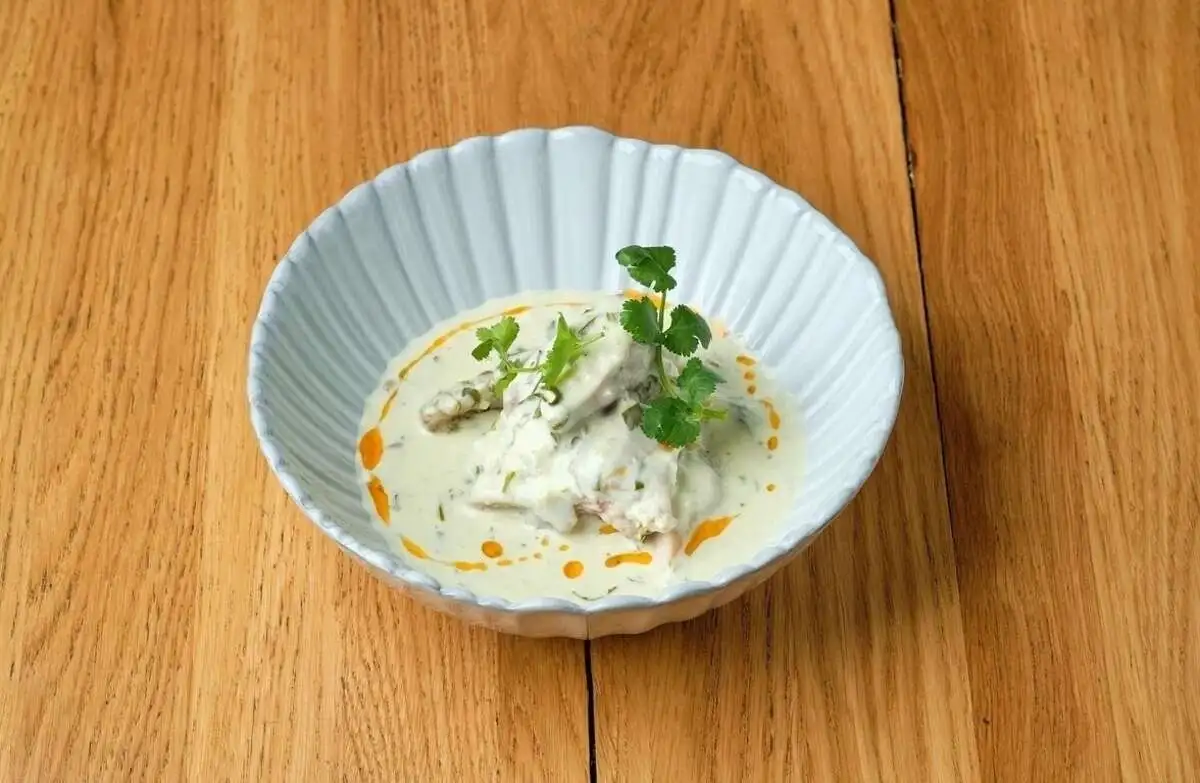 Чкмерули-курица со сливочно-чесночным соусом