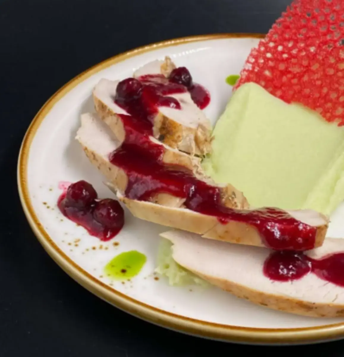 Филе индейки с картофельным пюре васаби