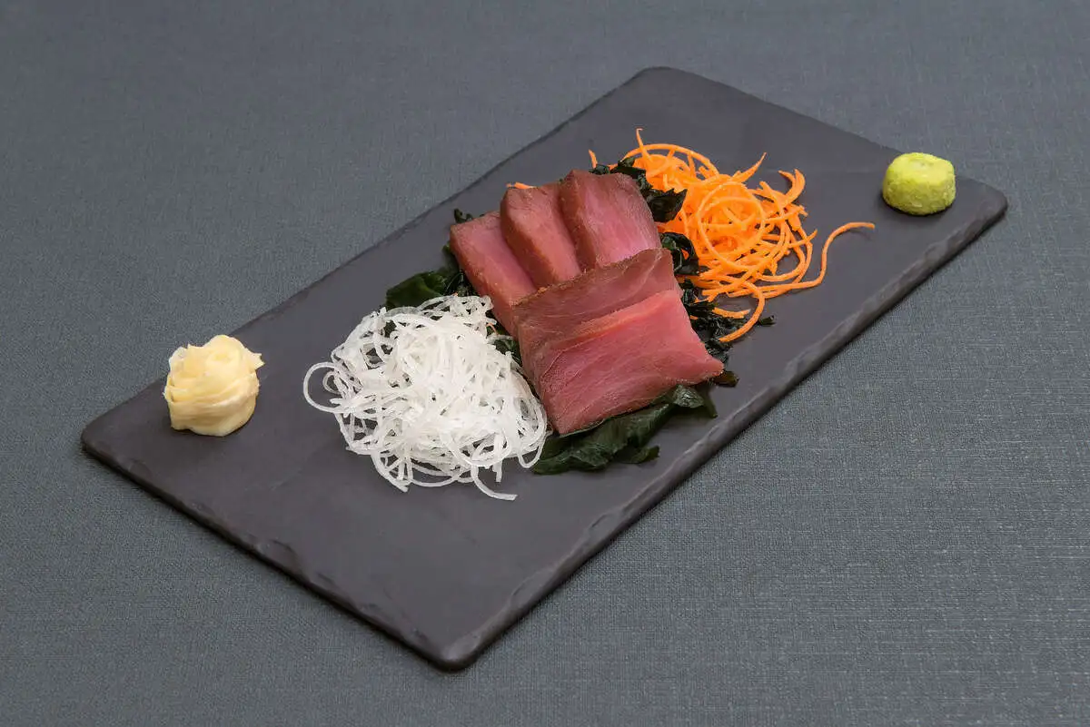 Сашими Магуро 